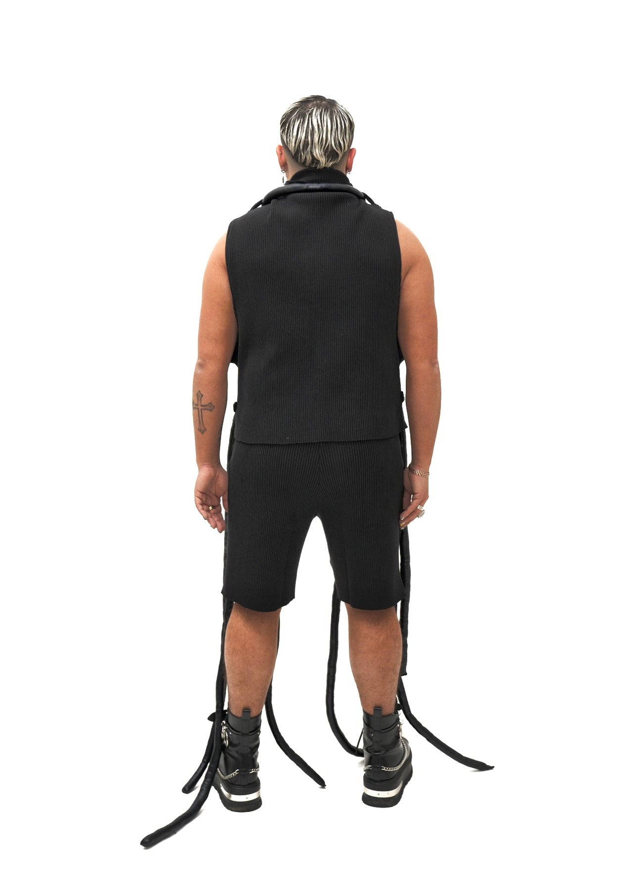 THE HEAVY RIBBED VEST - BLACK